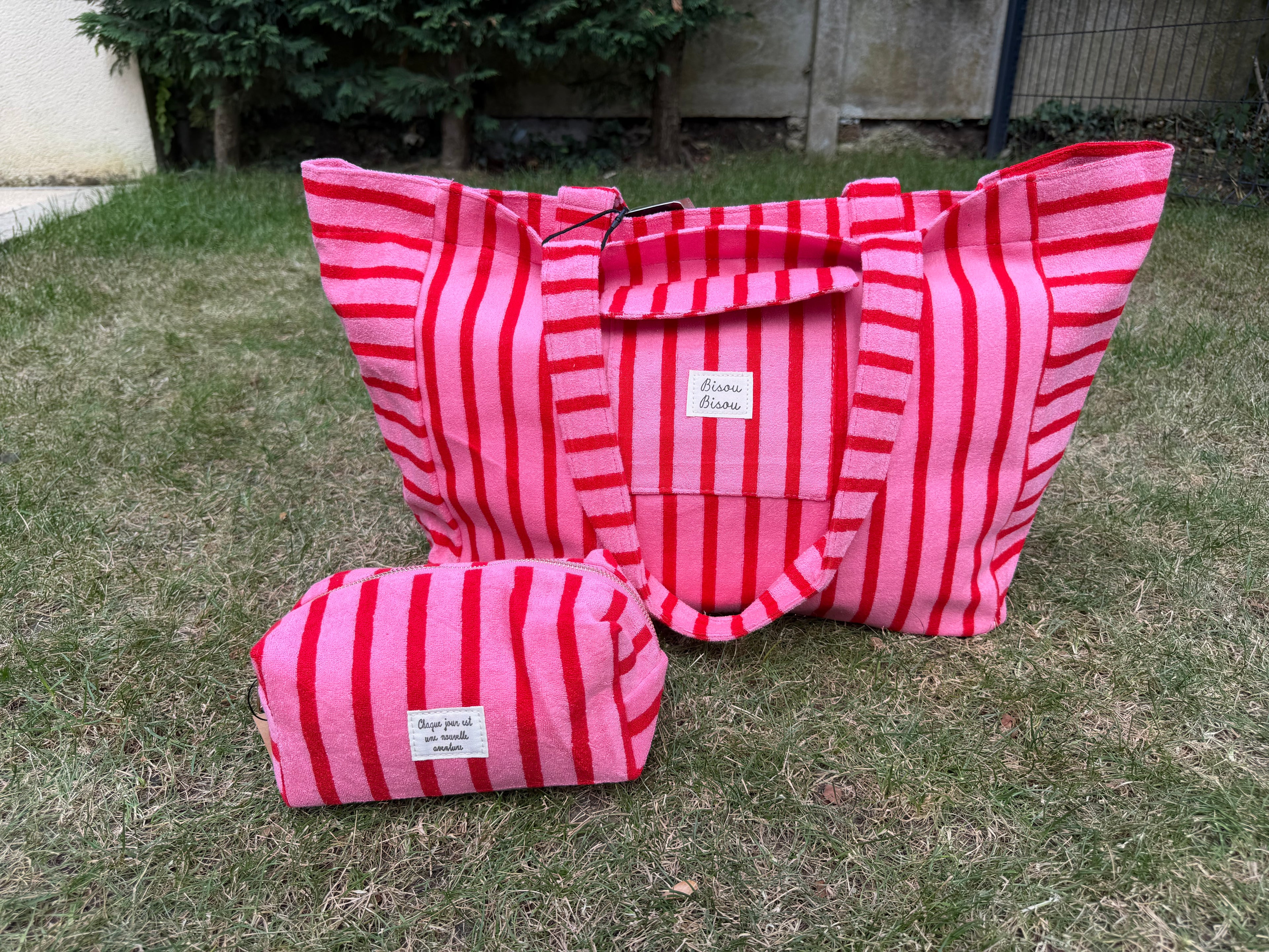 Grand sac cabas en éponge rayé + pochette assortie