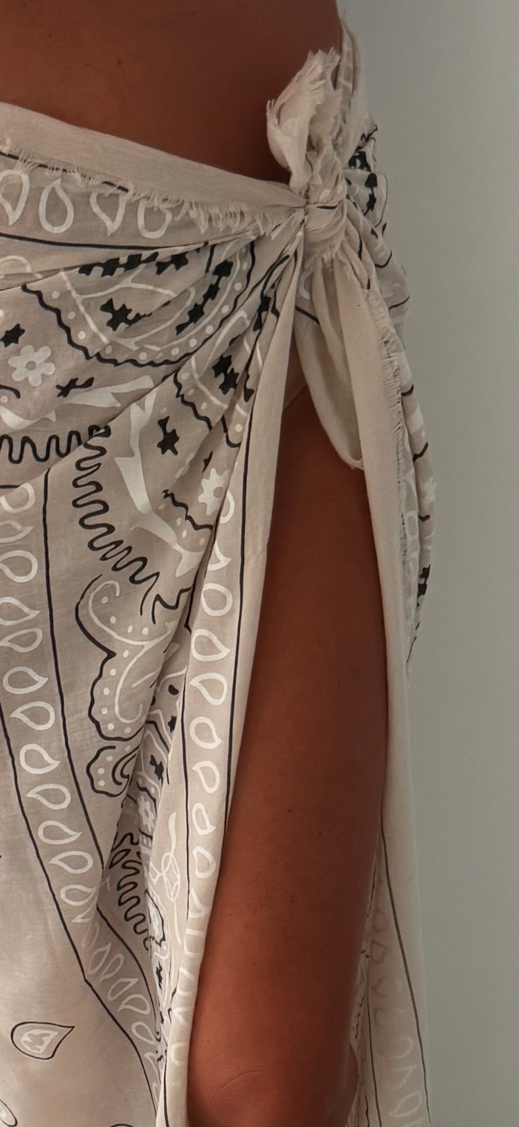 Paréo LYA – Ecru Beige Bandana Premium taille unique Qualité Premium