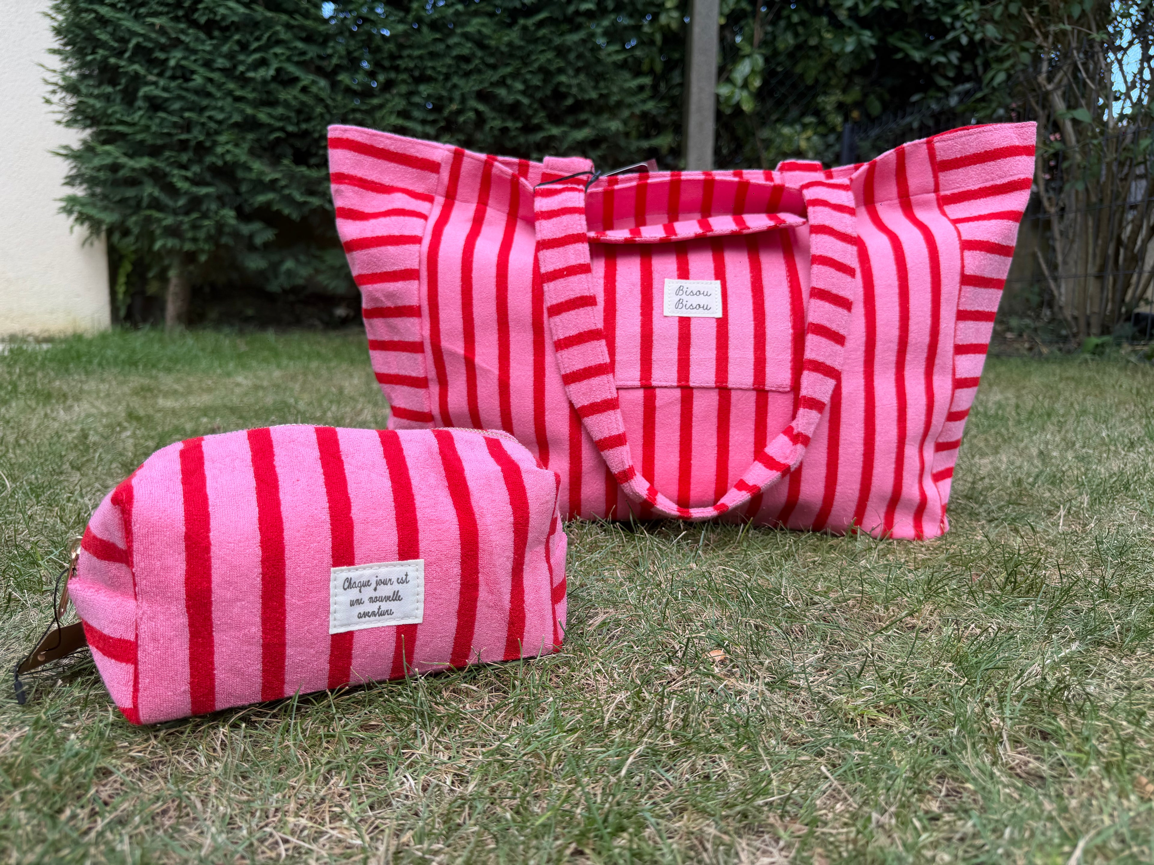 Grand sac cabas en éponge rayé + pochette assortie