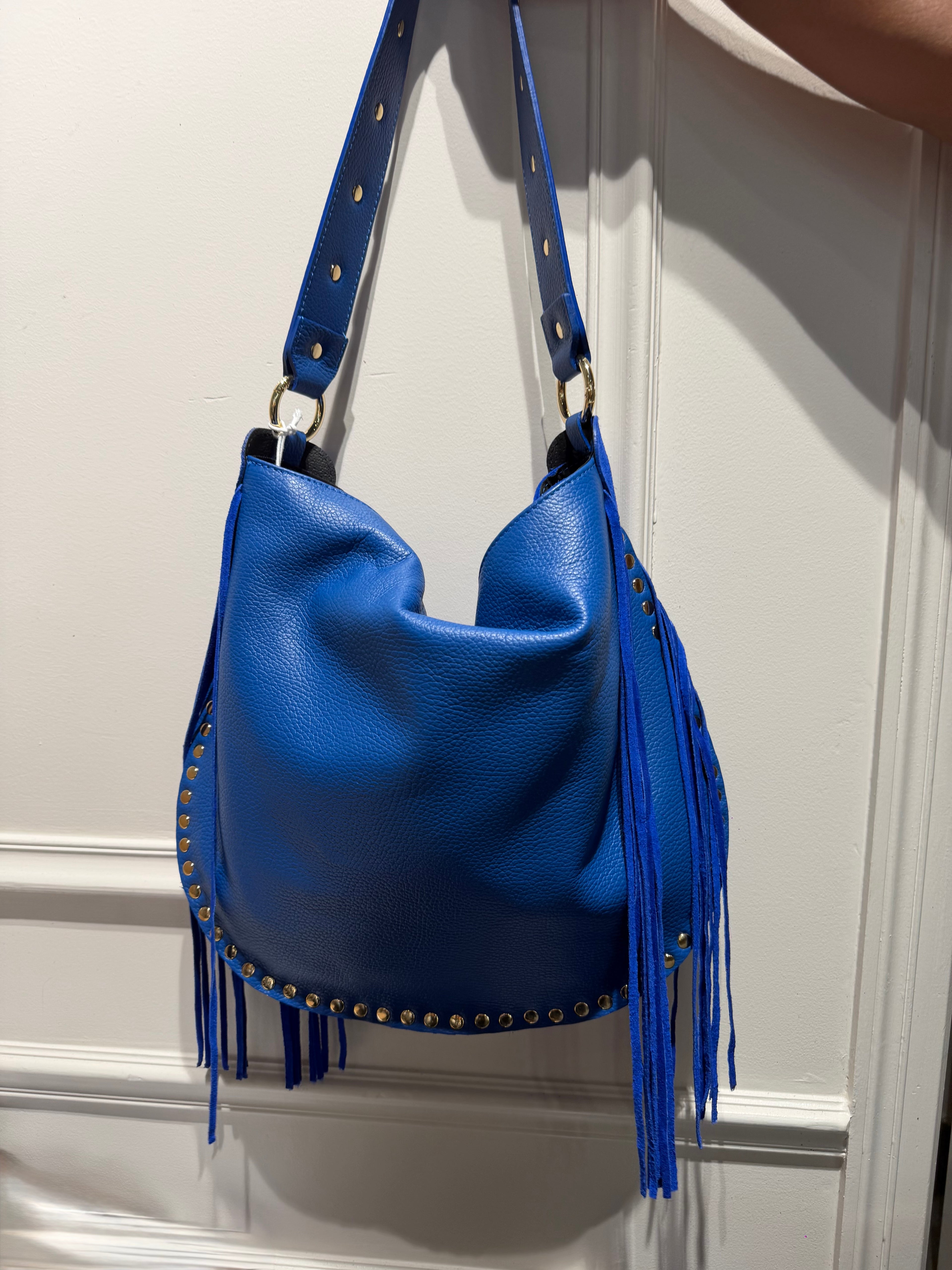Sac Capri Bleu Électrique – 100 % Cuir Véritable – Franges & Clous Dorés – Fabrication Italienne 🇮🇹